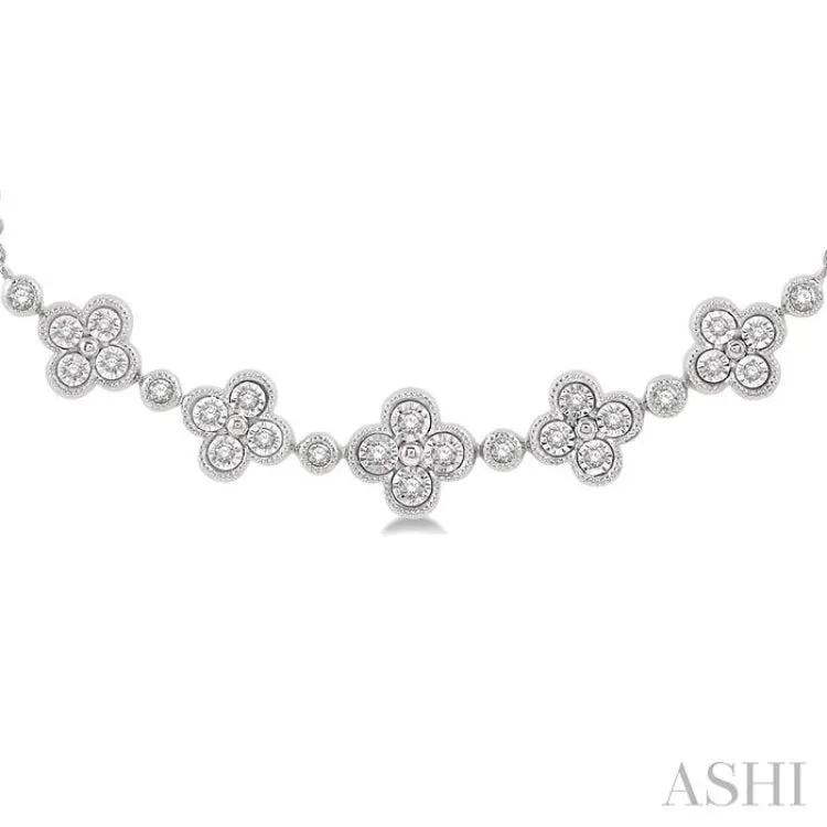 1/6 Ctw Floral Accent Round Cut Diamond Fashion Necklace in 10K White Gold