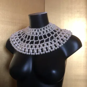 A PEARL LATTICE COLLAR