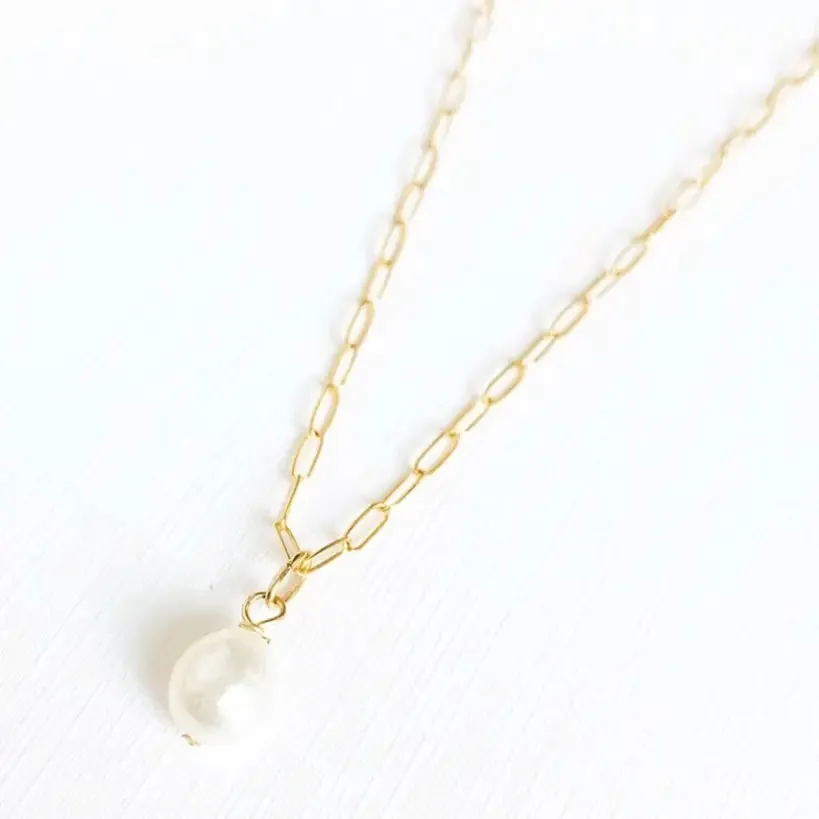 Baroque pearl necklace