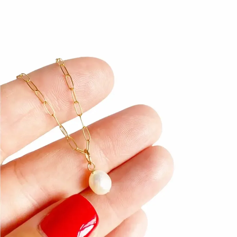 Baroque pearl necklace
