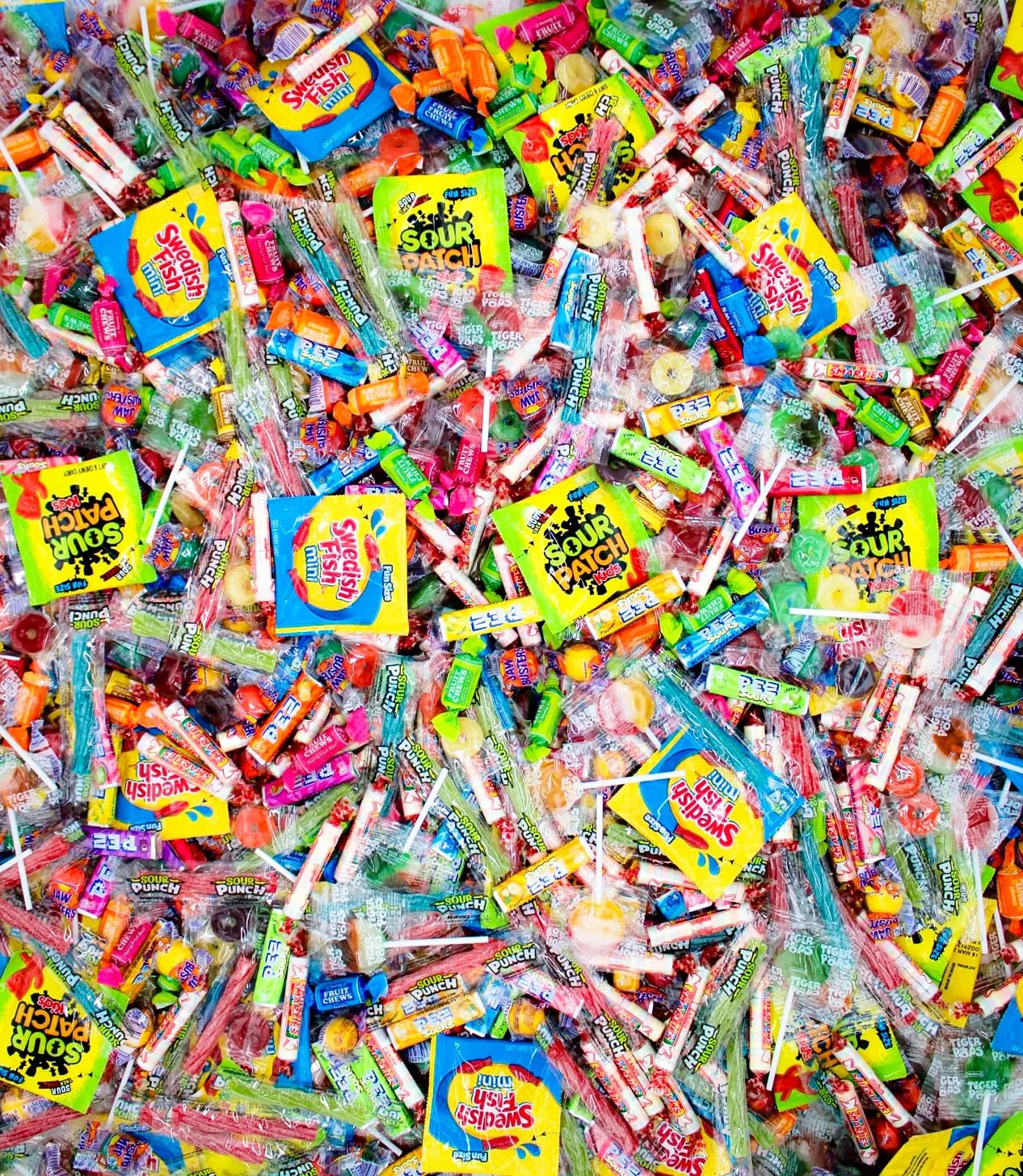 Bulk Candy Variety Pack - 2 lb Bulk Individually Wrapped Candies for Easter Egg Hunt - Piñata Filler Stuffers - Pinata Candy Party Favors - Assorted Candies