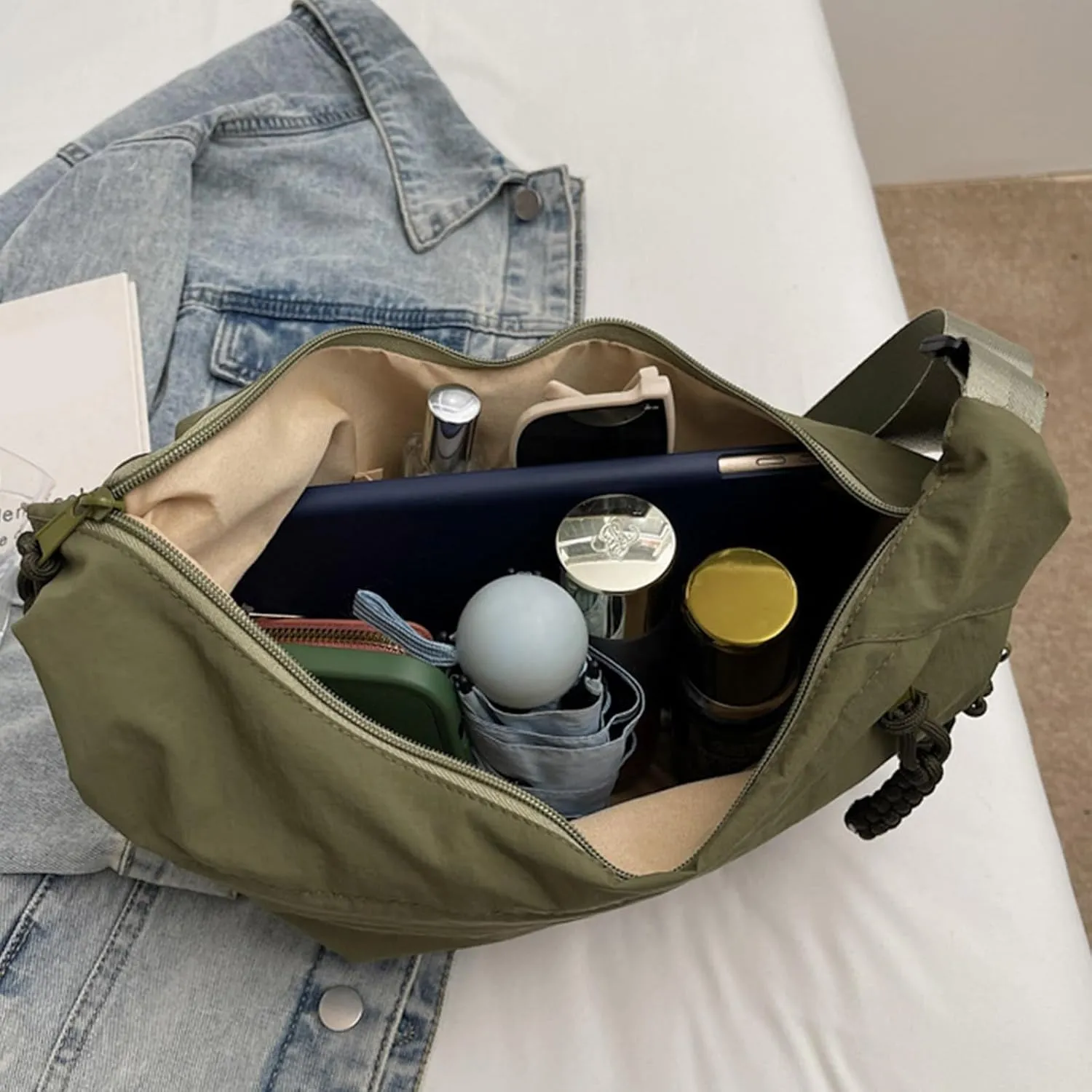 Crescents Bag Small Slings Crossbody Bag with Half Moon Shape Multi Pocket Slings Bag Moon Bags Slouchy Dumpling Bags