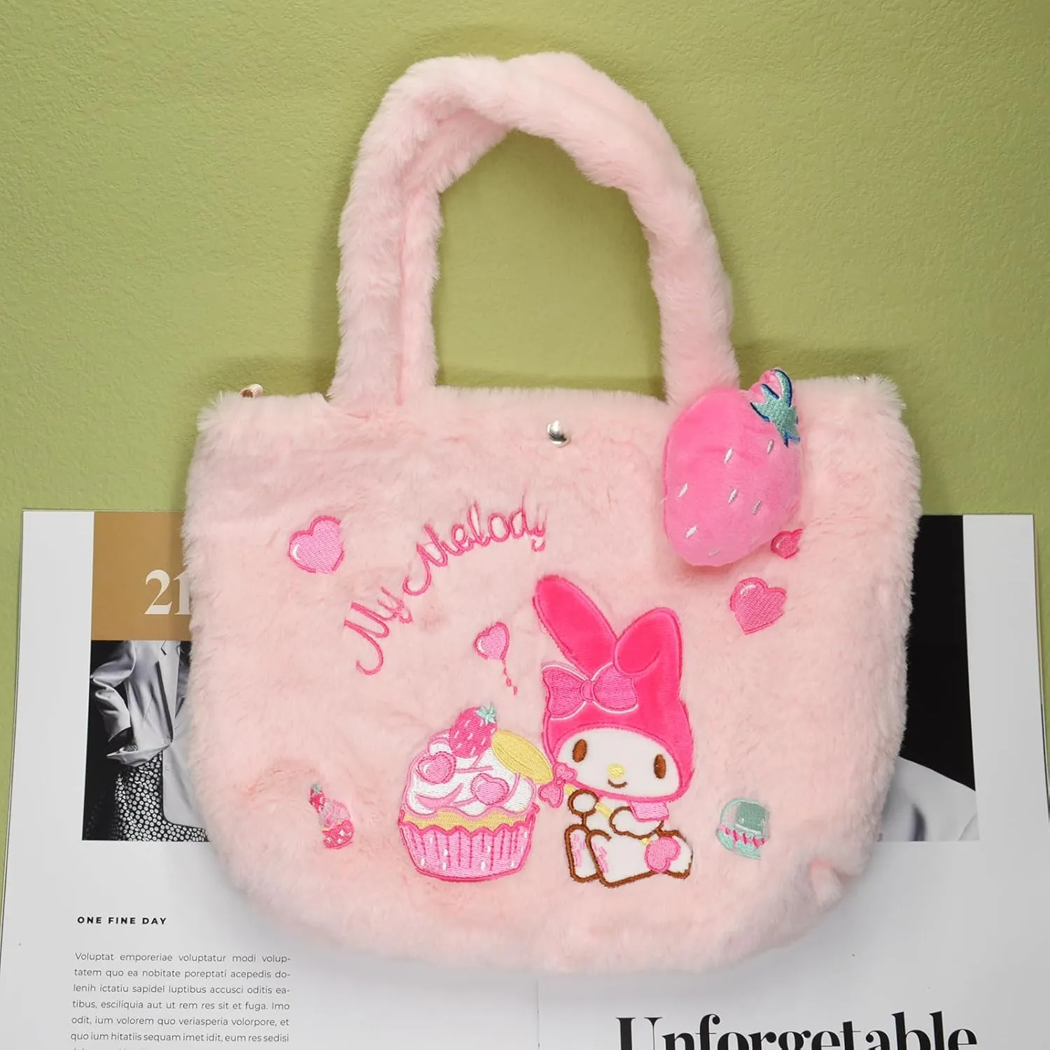 Cute Medy Plush Crossbody Bag with Adjustable Shoulder Strap, Kawaii Handbag with Buckle, Kitty Family Wallet Purse Shoulder Bag Coin Pouch Accessories for Women Girls