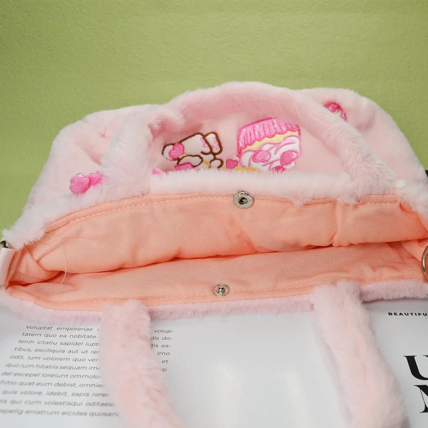 Cute Medy Plush Crossbody Bag with Adjustable Shoulder Strap, Kawaii Handbag with Buckle, Kitty Family Wallet Purse Shoulder Bag Coin Pouch Accessories for Women Girls