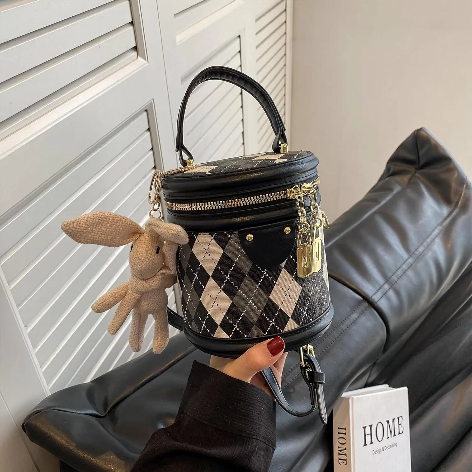Cute PU Leather Small Barrel Handbag Fashionable Shoulder Crossbody Bag for Everyday Wear