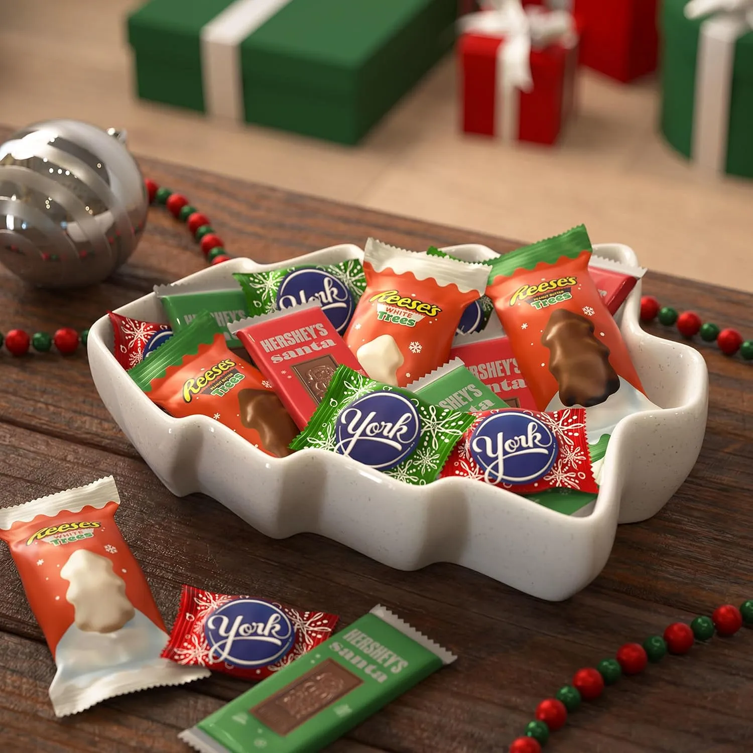 HERSHEY'S, REESE'S and YORK Assorted Flavored, Christmas Candy Variety Bag, 31.8 oz