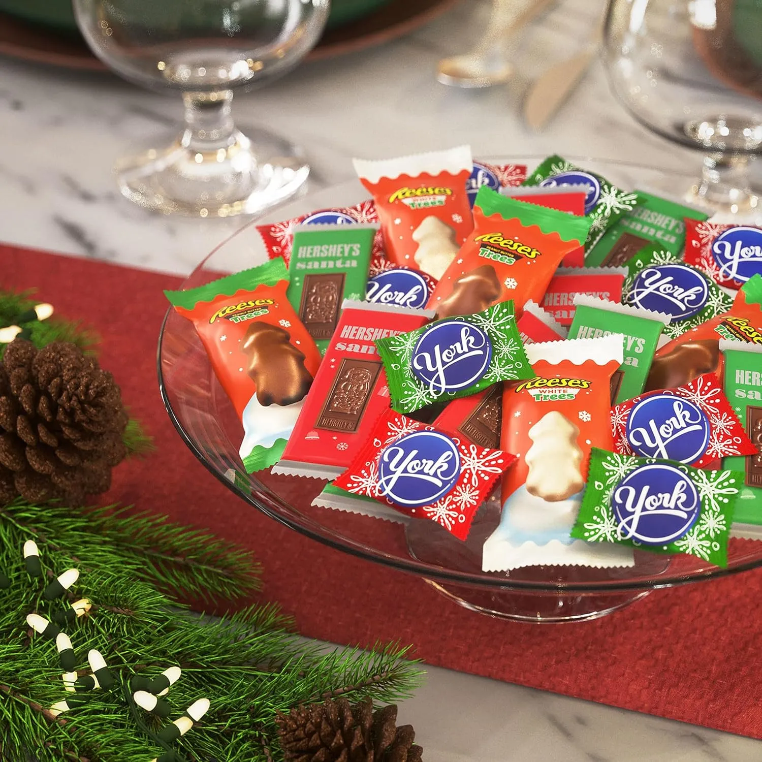 HERSHEY'S, REESE'S and YORK Assorted Flavored, Christmas Candy Variety Bag, 31.8 oz