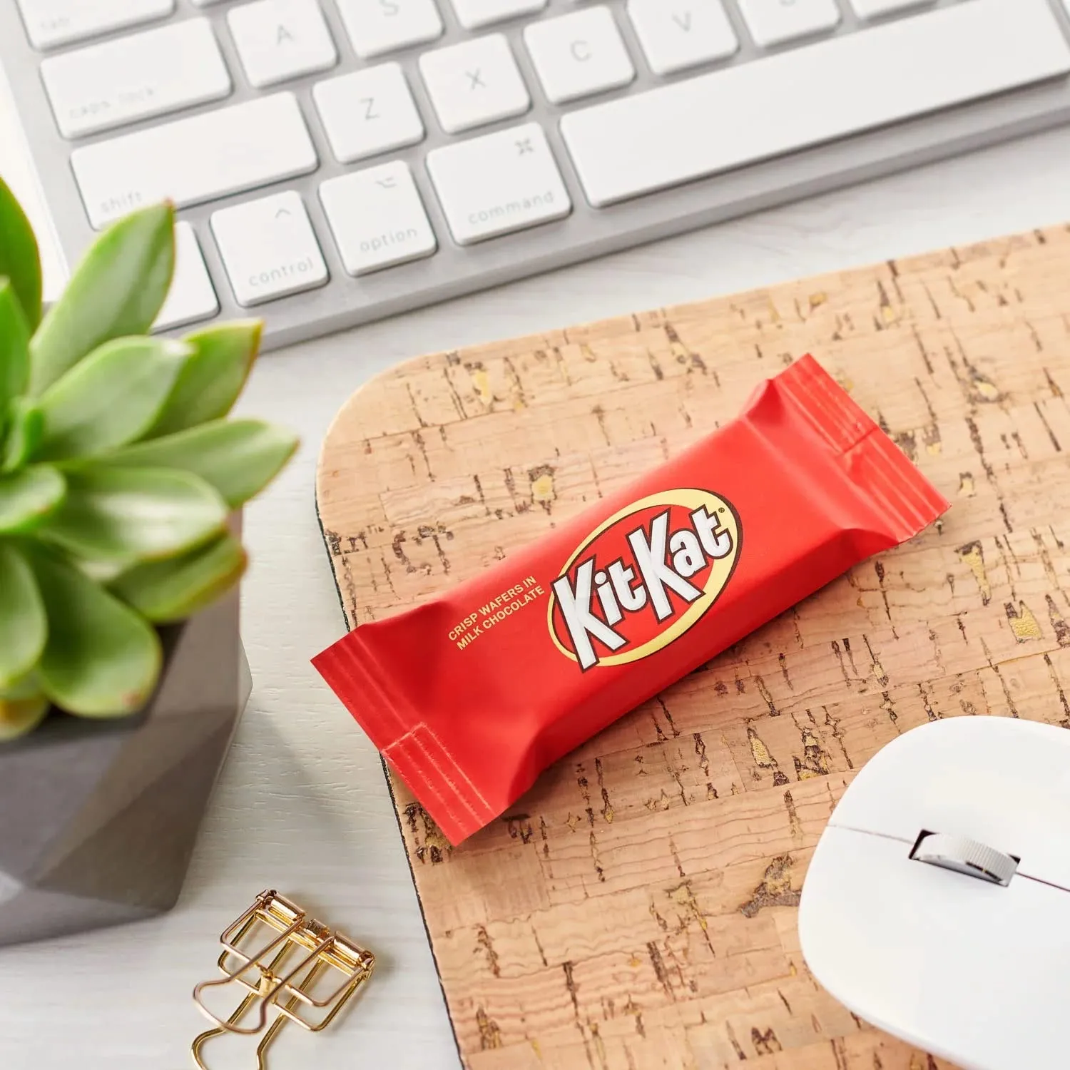 Kit Kat Snack Size – Red Crisp Wafers Snack Size Milk Chocolate Candy Bars - Individually Wrapped - Bulk Pack - 1 Pound (Pack of 1)