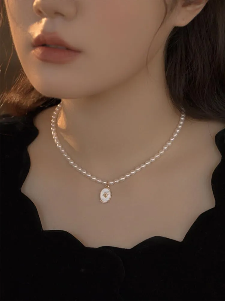 Natural Freshwater Pearl Choker Necklace for Women, 14K Gold Plated Pearl Necklaces Fashion Handmade Jewelry Gift