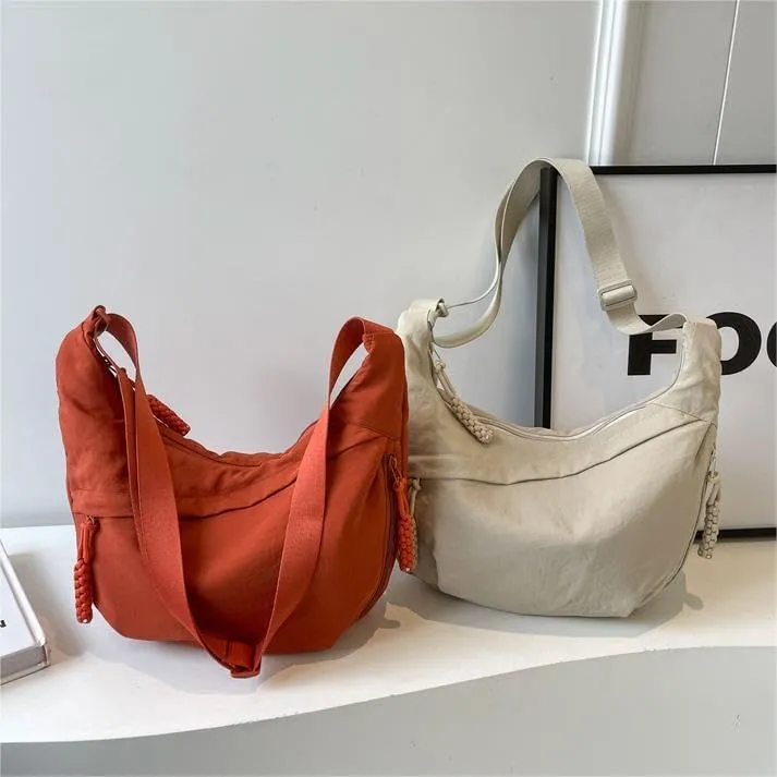 Nylon Crescent Crossbody Bag for Women Shoulder Tote Handbag Casual Sling Bag Dumpling Purse Bag for Outdoor Travel