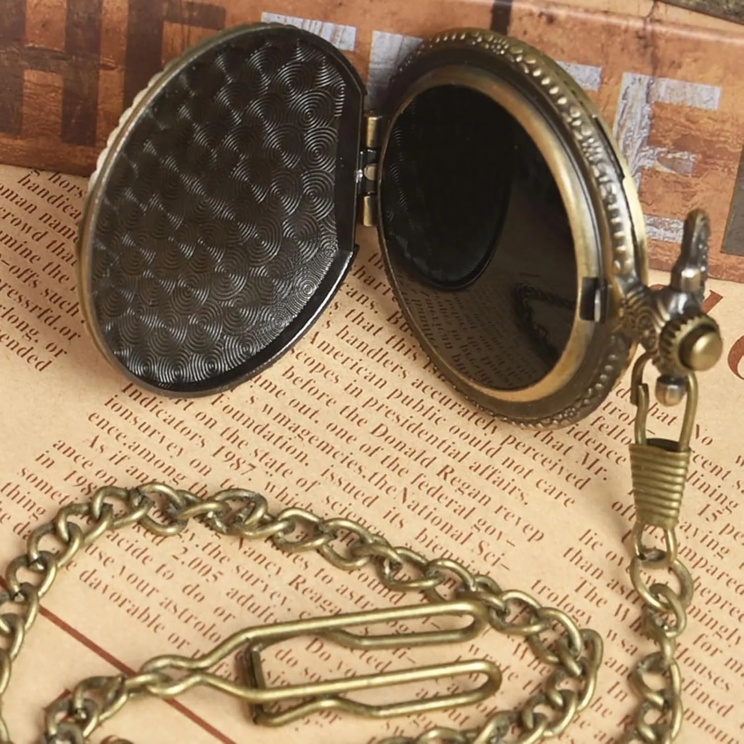 Obsidian Scrying Mirror, Natural Healing Crystal Obsidian Mirror with Bag, for Divination, Meditation, Healing, Feng Shui (Pocket Watch-4)