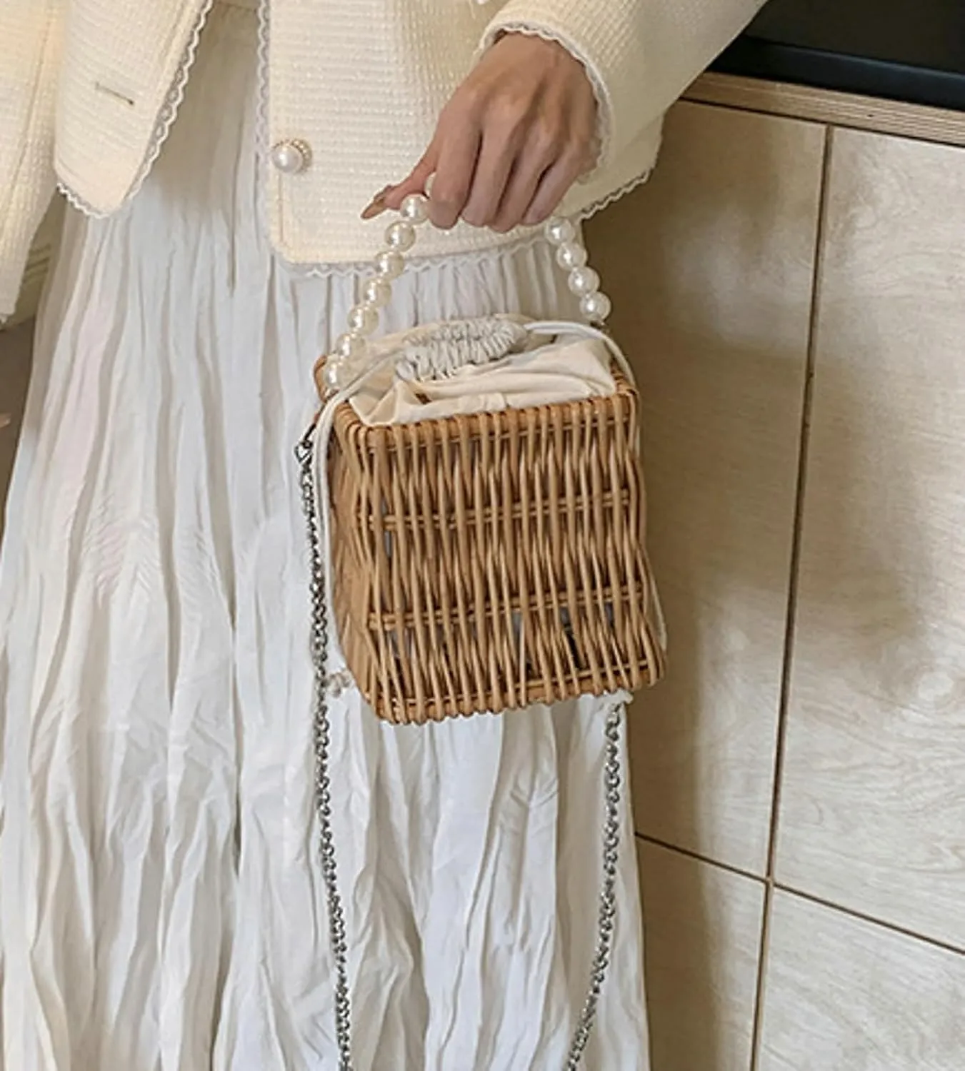 Pearl Crossbody Bucket Handbag Handwoven Mini Straw Basket Vintage Beach Bag Satchel Style Travel Vacation Daily Use