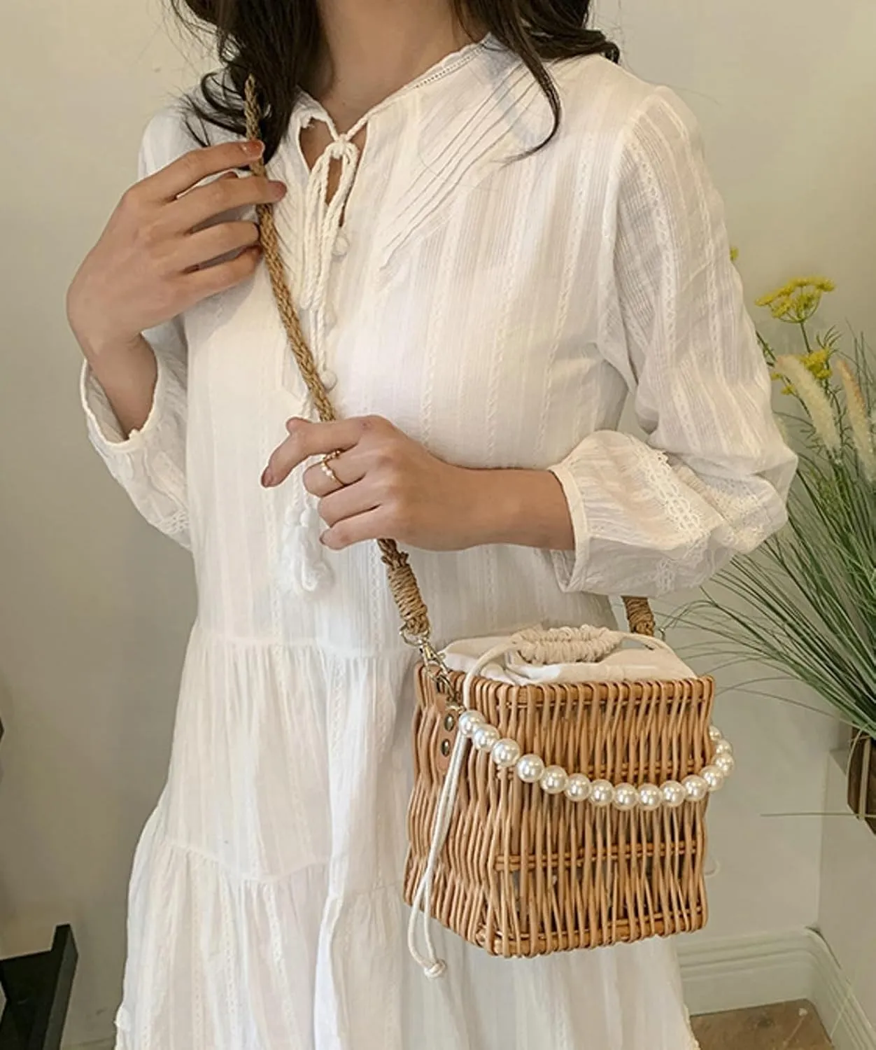 Pearl Crossbody Bucket Handbag Handwoven Mini Straw Basket Vintage Beach Bag Satchel Style Travel Vacation Daily Use