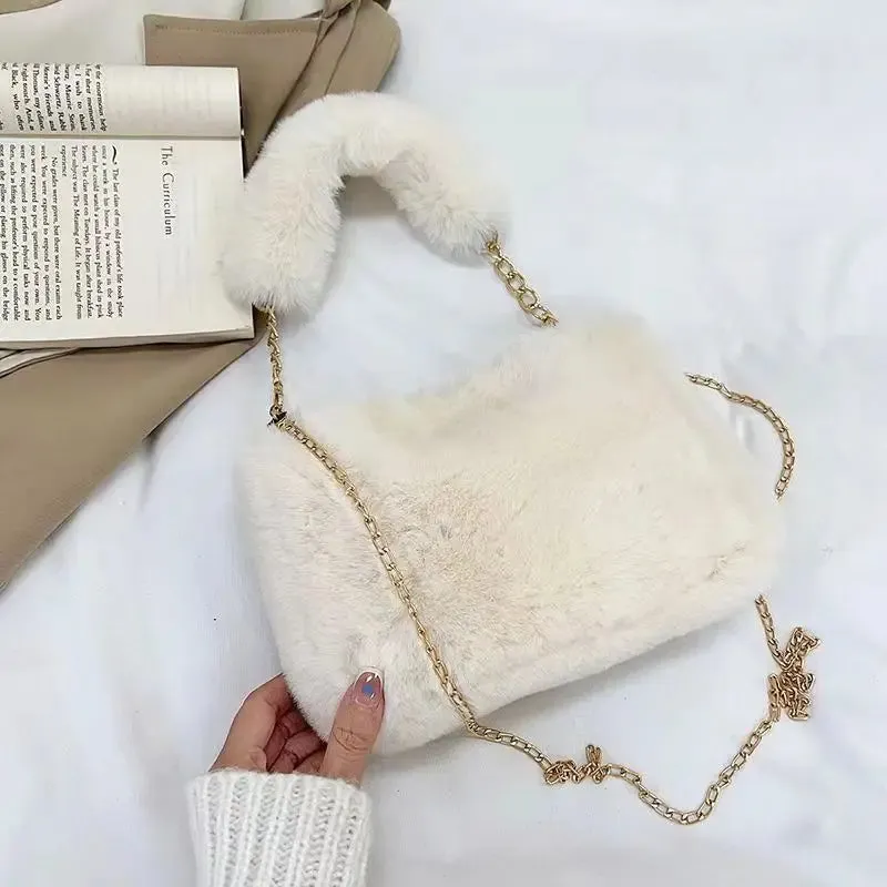 Plush Texture Cross-Body Bag For Women Eco-Friendly Fur Large Capacity Fashionable Winter Furry Hand Bag For Women