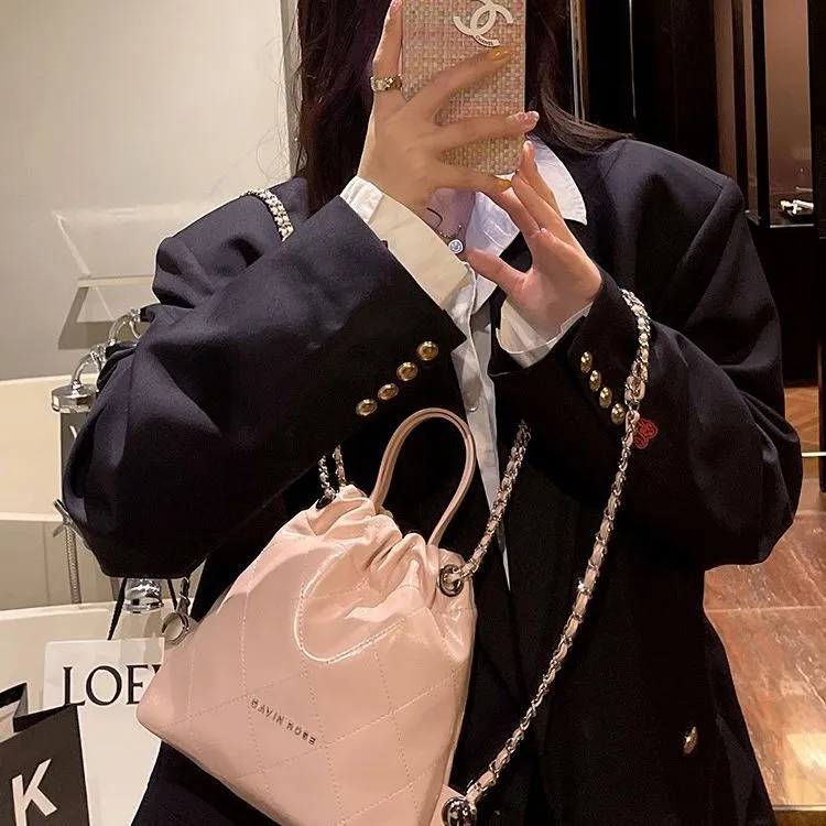 Rhombus Chain Female Fashion Classic Style Backpacks