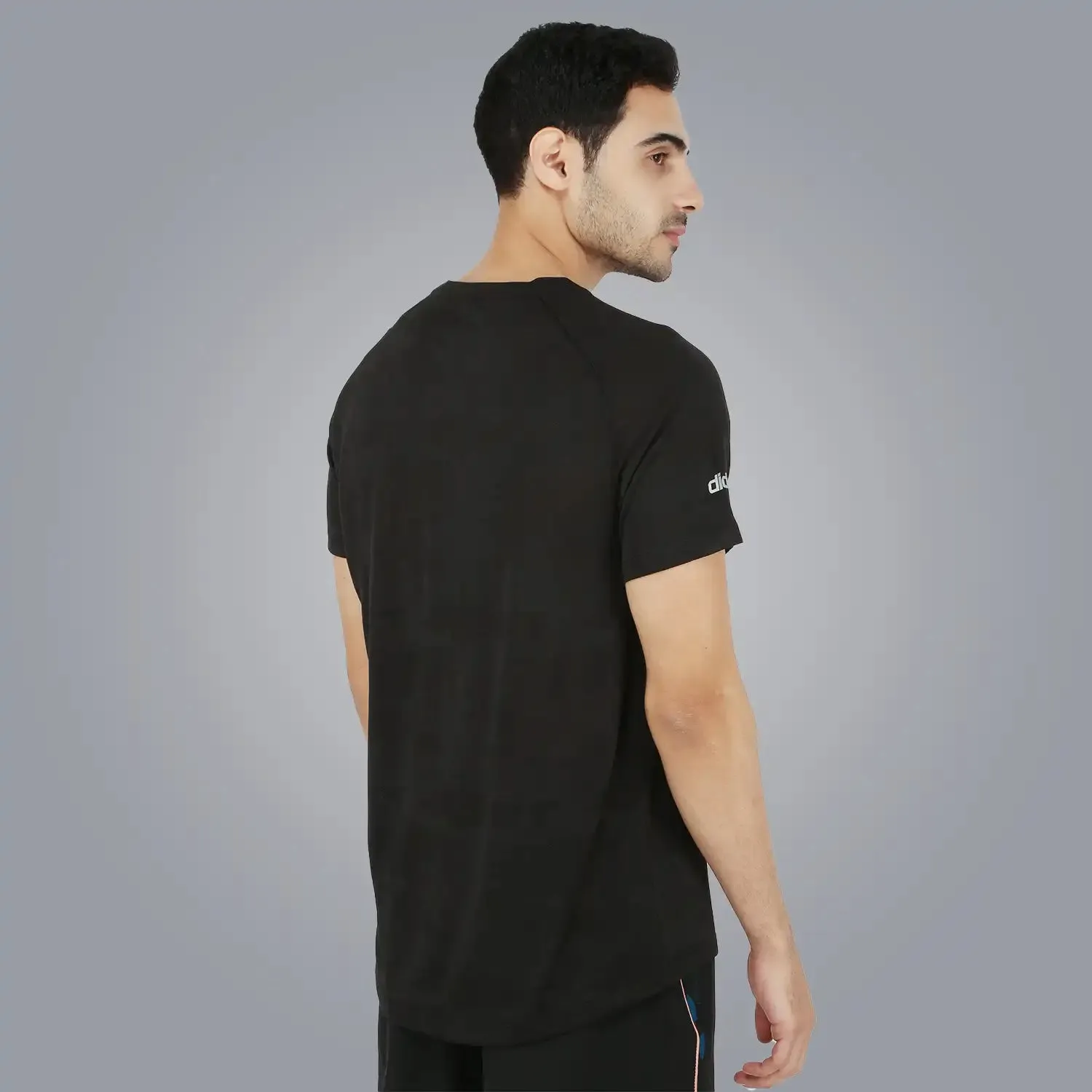 Round Neck Breathable T-Shirt - Men