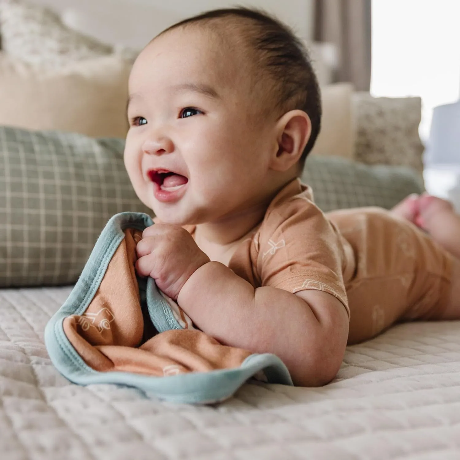 Short Sleeve Bodysuit "Cooper" by Copper Pearl