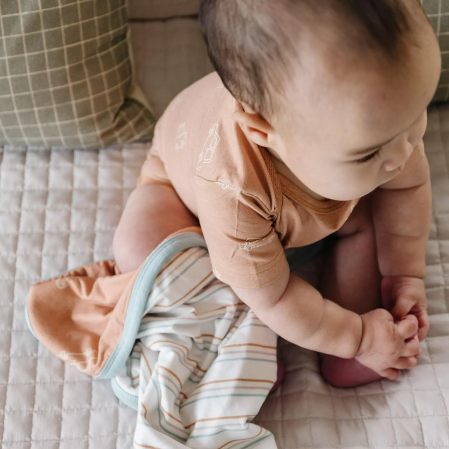 Short Sleeve Bodysuit "Cooper" by Copper Pearl