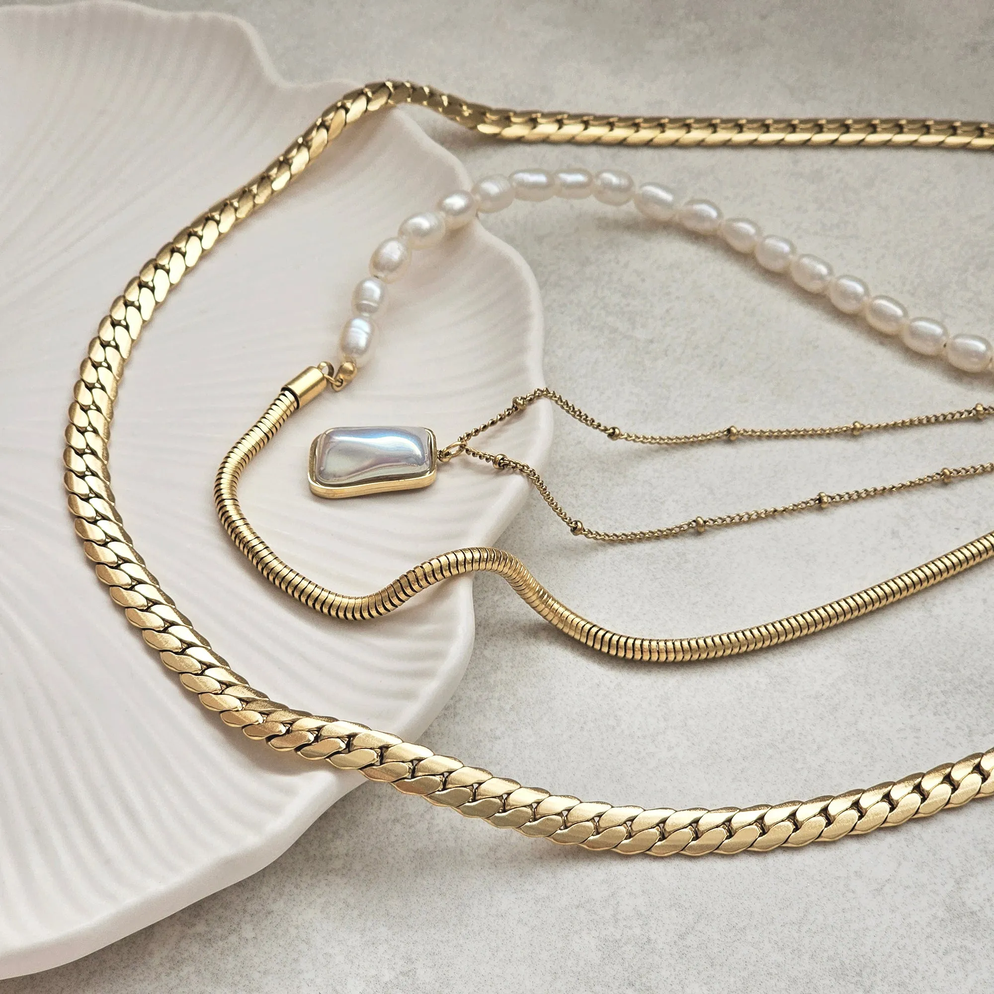 Snake Chain Pearl Necklace