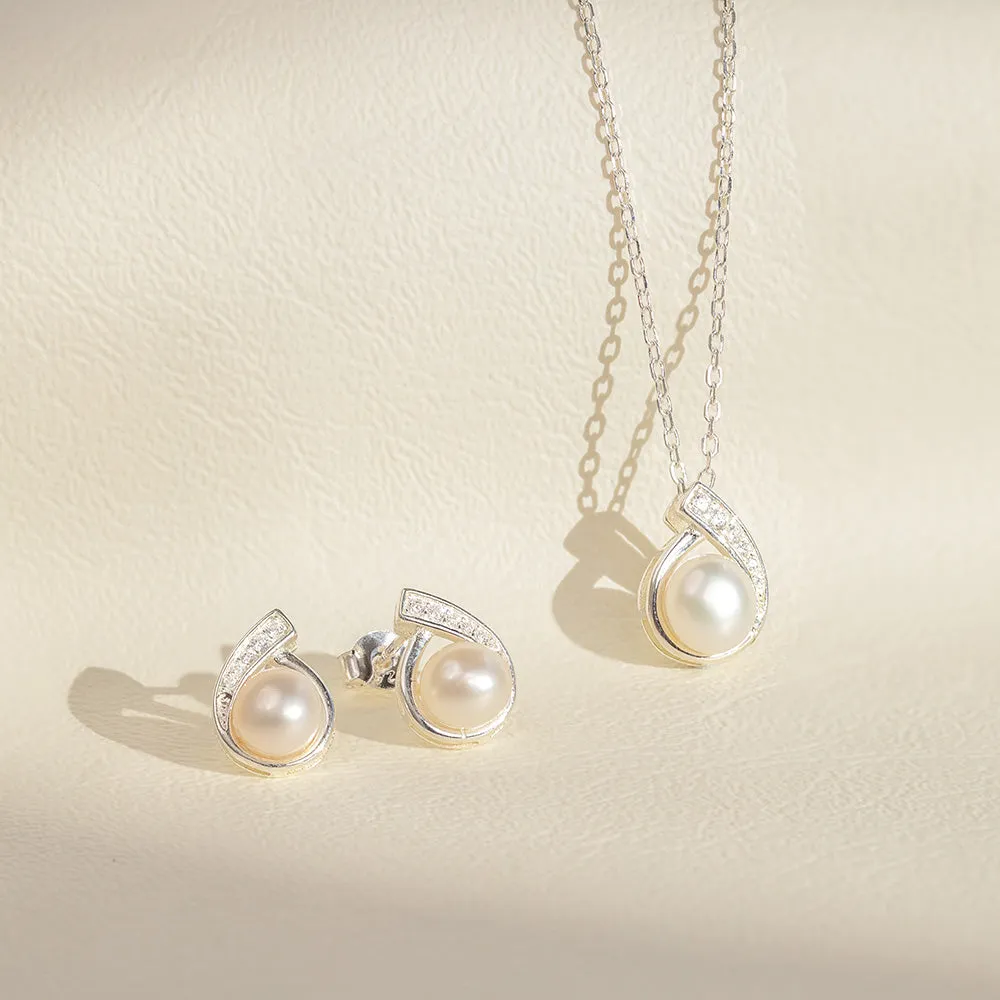 Sterling Silver Boxed Freshwater Pearl and Zirconia Set on Chain