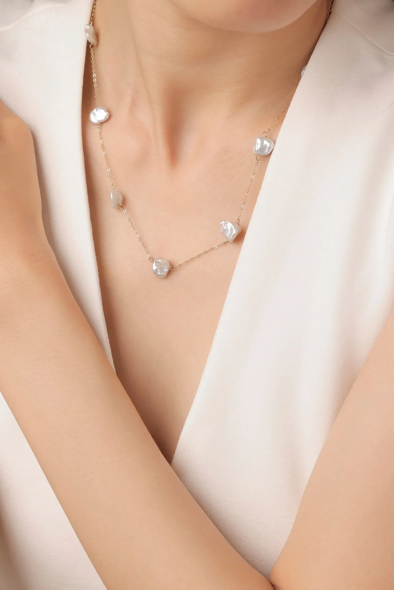 Thousand Faces Series Delicate Pearl Chain Necklace