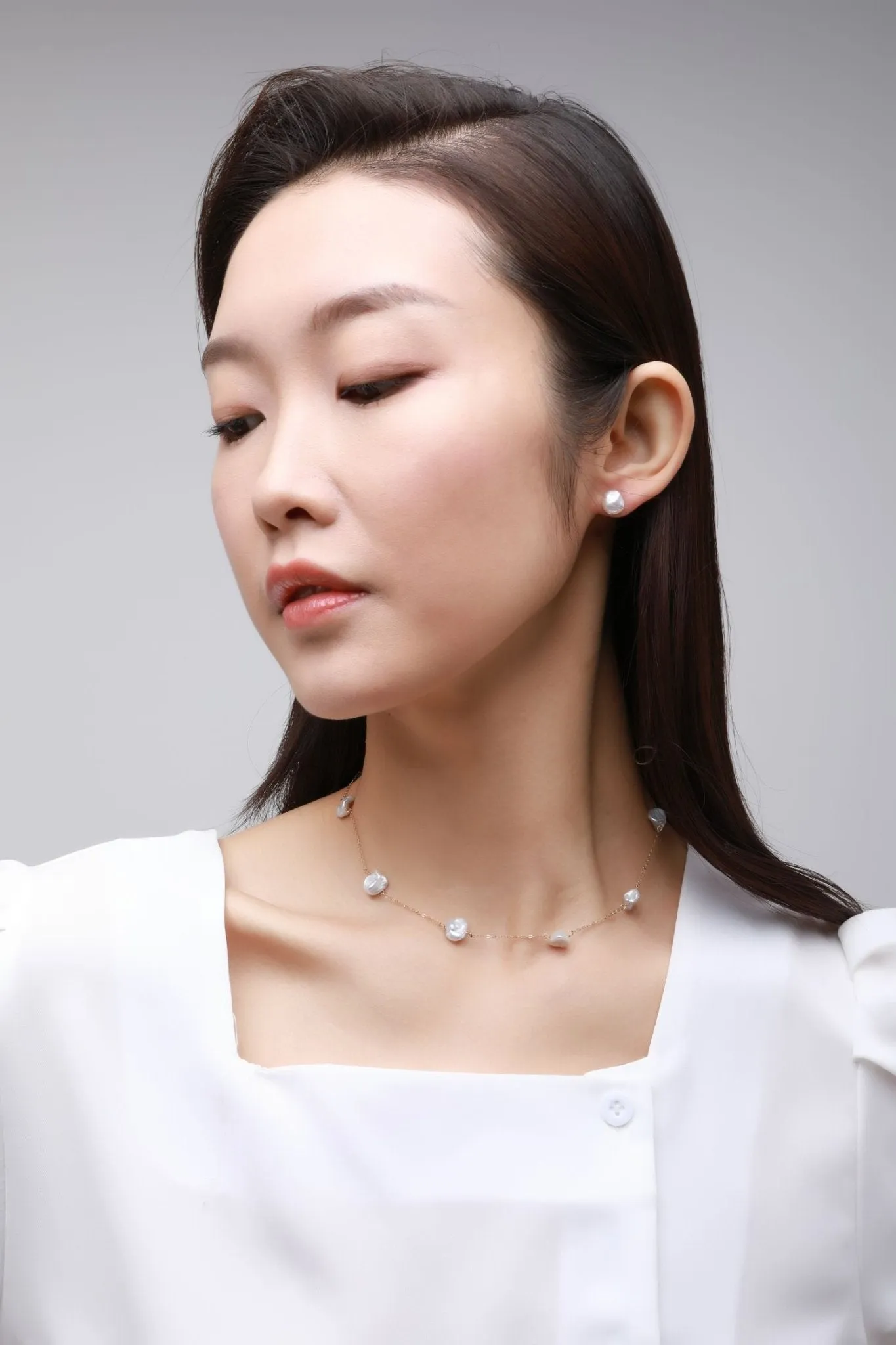 Thousand Faces Series Delicate Pearl Chain Necklace