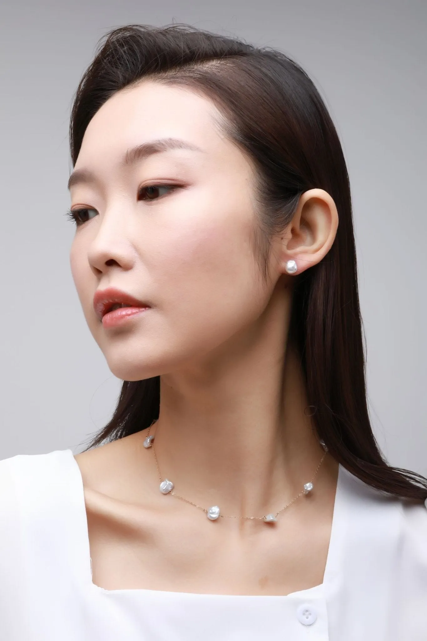 Thousand Faces Series Delicate Pearl Chain Necklace