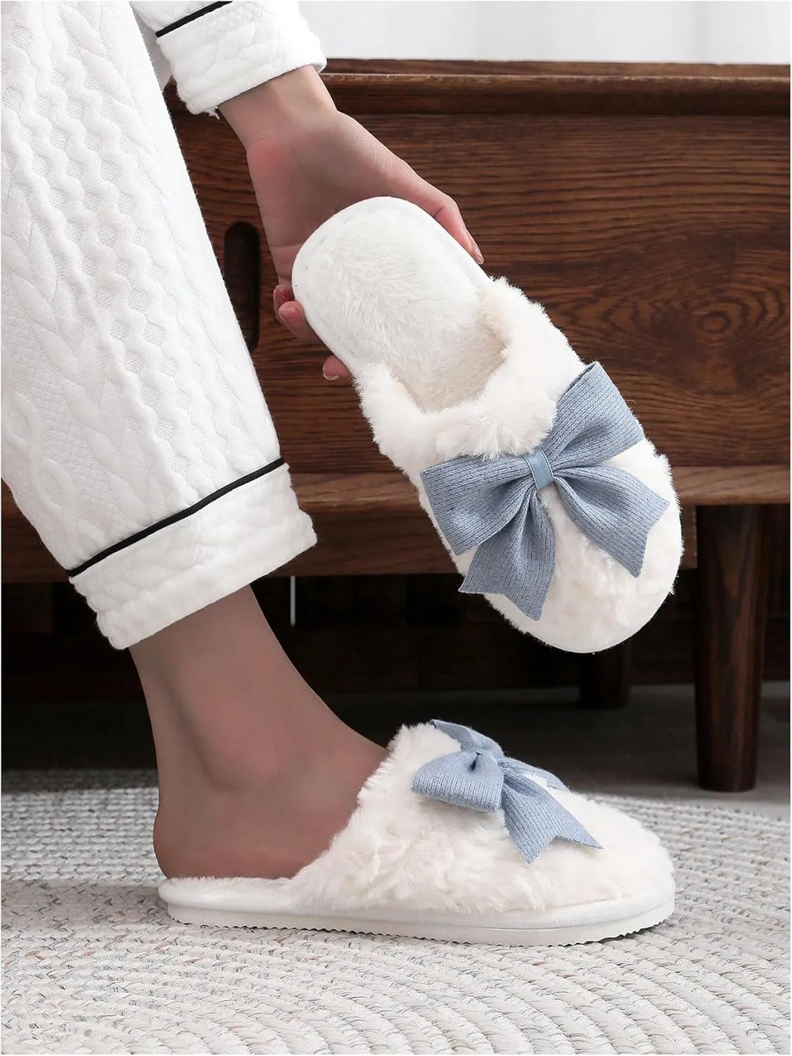 Verdusa Women's Bow Memory Foam Slippers Warm Slip On Faux Fur House Slippers