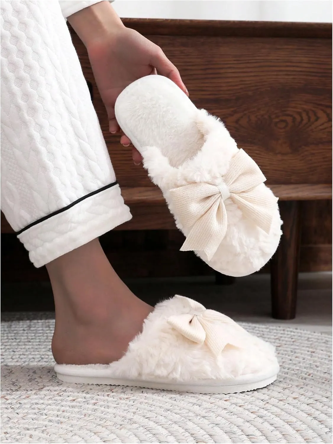 Verdusa Women's Bow Memory Foam Slippers Warm Slip On Faux Fur House Slippers
