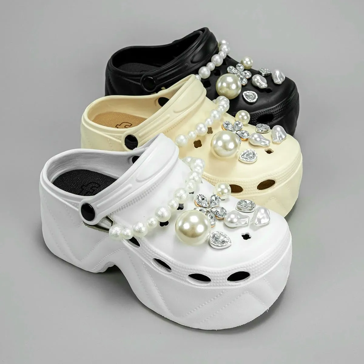 Women's Clogs Fashion Big Pearl Chain Thick Sole Slippers Women Faux Leather Clogs Outdoor Sandals