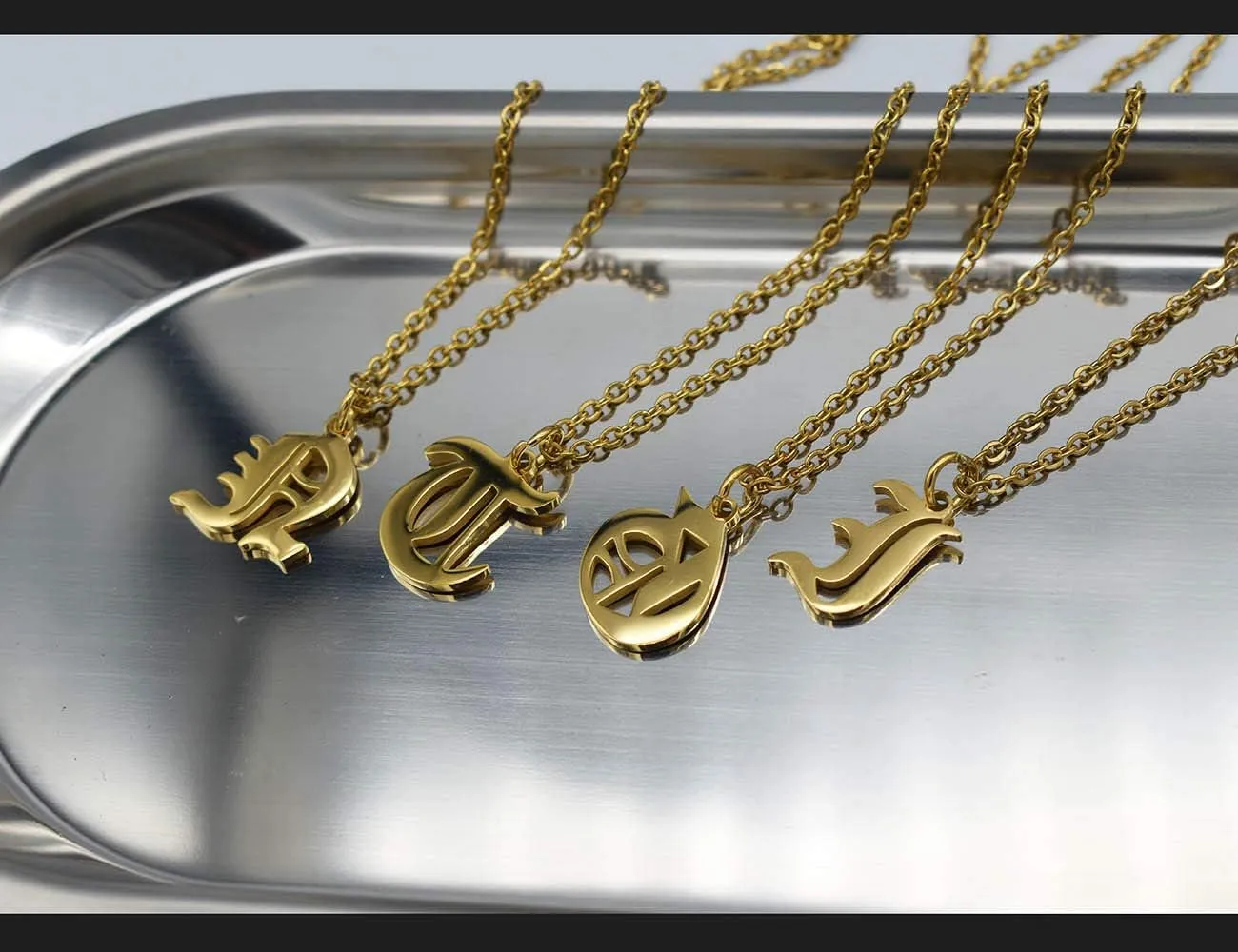 Women's Old English Initial Necklace 18K Gold Plated Stainless Steel Letter Pendant Gift