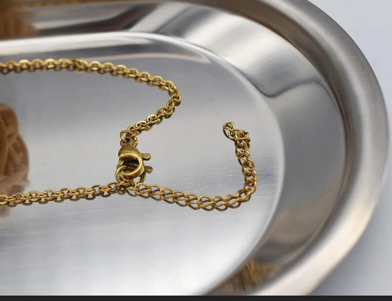 Women's Old English Initial Necklace 18K Gold Plated Stainless Steel Letter Pendant Gift
