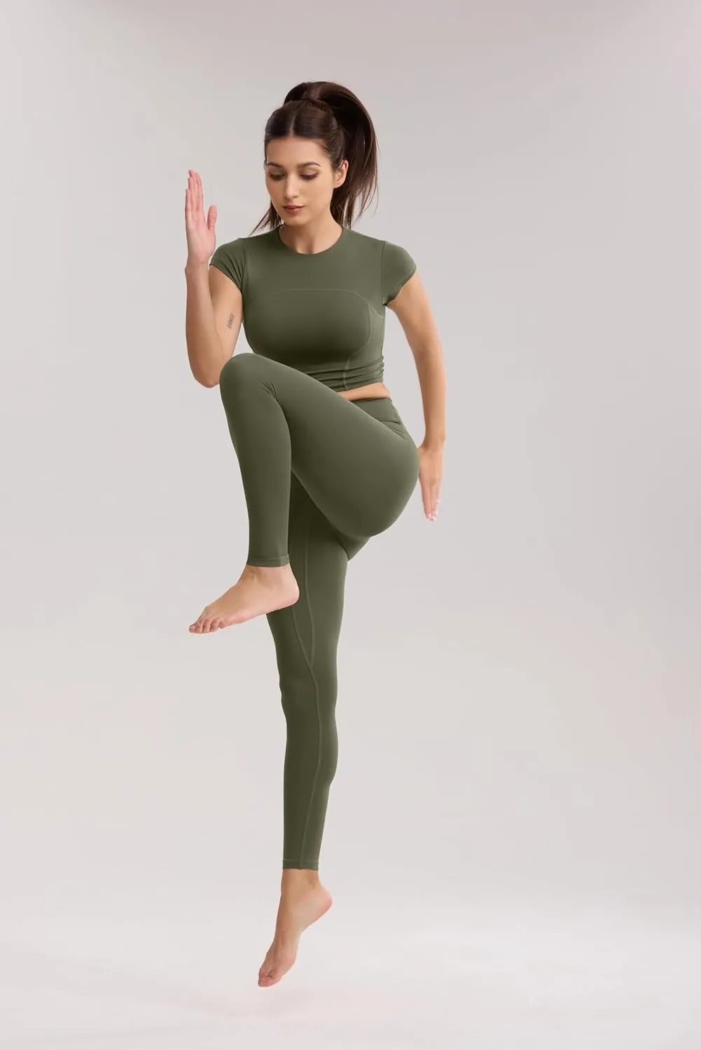 Workout Crop Tops for Women Yoga Short Sleeve Mild Support Slim Fit Cropped Athletic Shirts Gym Tee Built in Bra